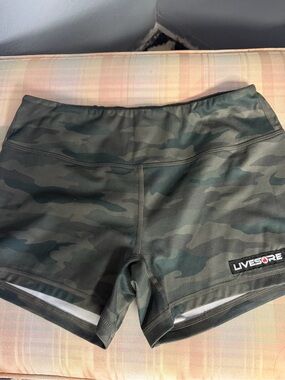 Livesore camo gym shorts